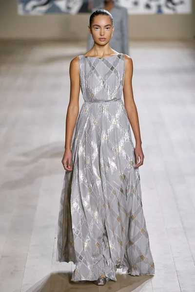 Look 30